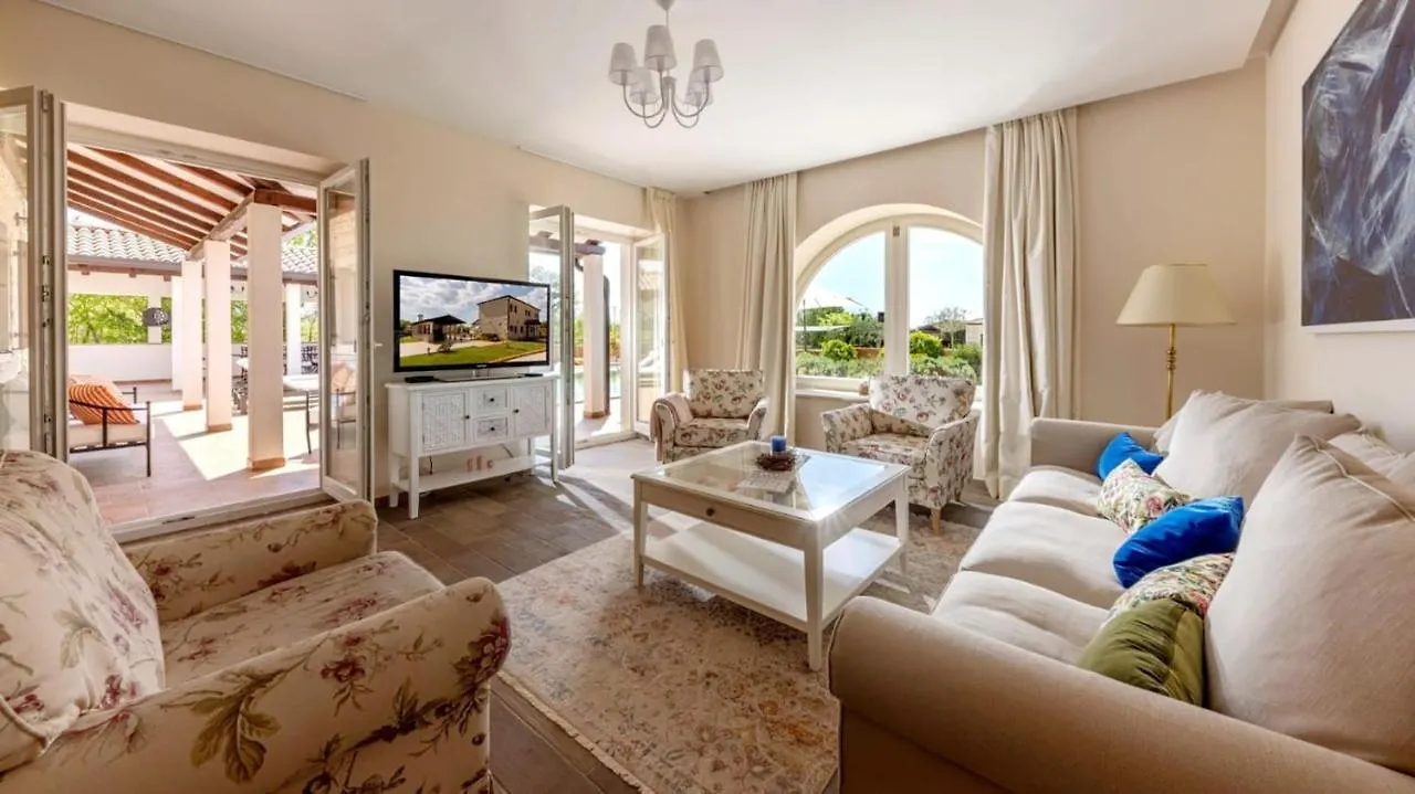 Villa Luxoria Ema Cabrunici 0*,  Croatia